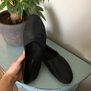 BCBGeneration Xavier 2 black leather flats
